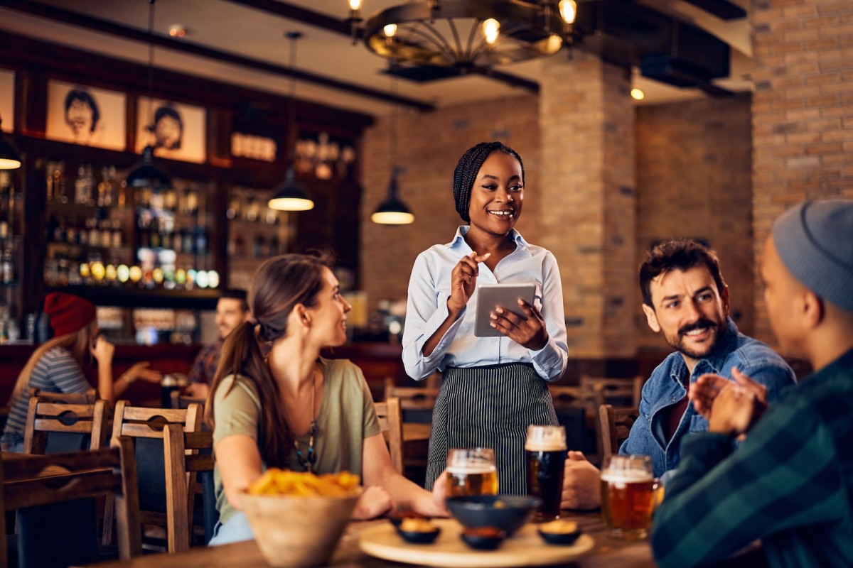 Cómo motivar a tu equipo de sala sin aumentar costes